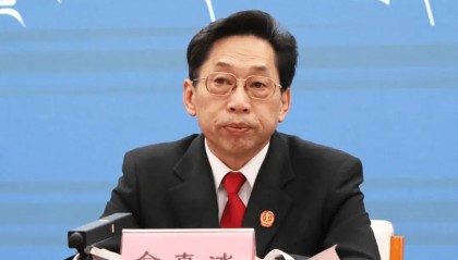 拿到退休证1个多月,佘克冰被查