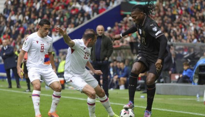 直通世界杯！世预赛-C罗停赛B费戴帽 葡萄牙9-1亚美尼亚