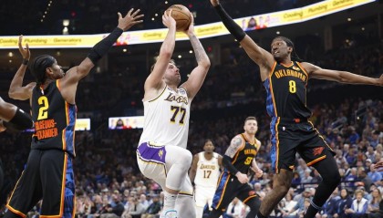 东契奇30+7+6詹姆斯19+3+7 湖人大比分胜雷霆