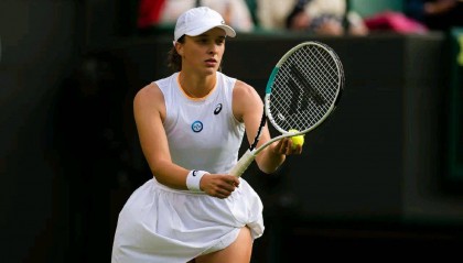 WTA总决赛:斯维亚泰克2-1逆转克娃 高芙2-0佩古拉