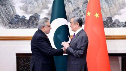 王毅：我们从不认为哪一个国家可以充当国际警察，也不认同哪一个国家可以自诩为国际法官
