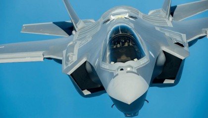 为中美冲突做准备?300架战机集结西太,解放军严阵以待,事情不简单