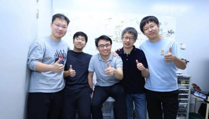 清华大学重磅成果！物理系副教授丁世谦带领团队在国际上率先研制出核光钟，精度超越“数千亿年不差一秒”