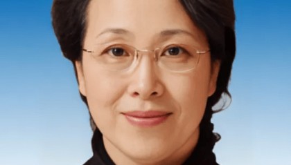 郝国昆，辞去副部级职务