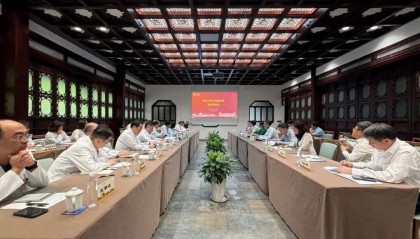 复旦大学党委副书记、复旦大学上海医学院党委书记吴正一带队莅临附属华山医院调研指导