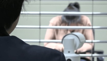 保姆因无法生育，拐走雇主家10月龄男婴35年，养子追问身世时谎称路边捡的，犯拐骗儿童罪获刑3年