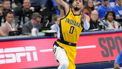 总决赛关键时刻!西亚卡姆力挺受伤哈利伯顿:我们100%支持你