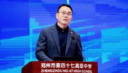 郑州一高中副校长因病离世，享年52岁，知情人称他患肺癌多年，学生：他是我遇见最好的老师，最亲民的校长