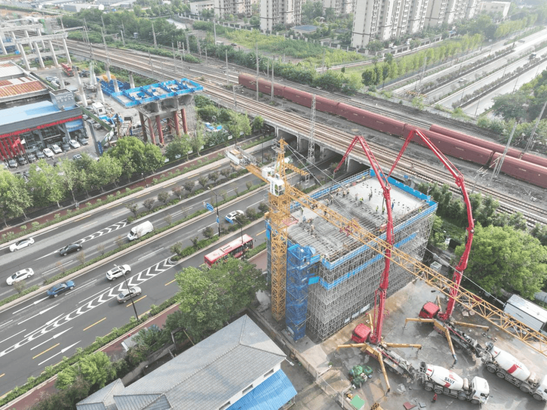 建宁西路过江通道涉铁工程二标悬浇梁主墩0号块顺利完工