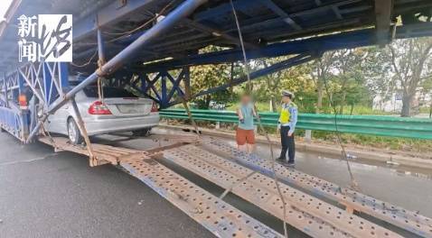 上海高速惊现52米“贪吃车”！民警惊了：你这不是火车啊！