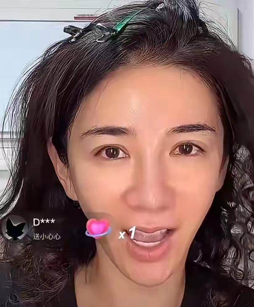 考古|黄奕为护女怒怼网友，曾被霍思燕点名炮轰，近年靠综艺翻红的童年女神再引争议？