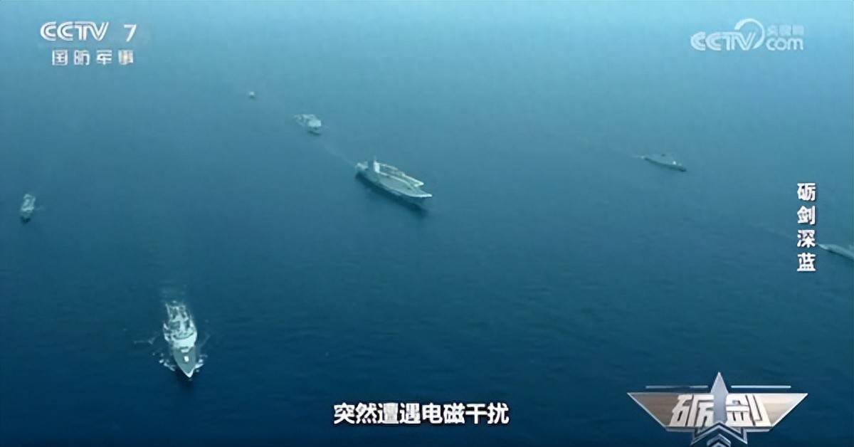 近日曝光!中国用一辆吉普车虚拟10万吨航母,南海戏耍美军侦察机