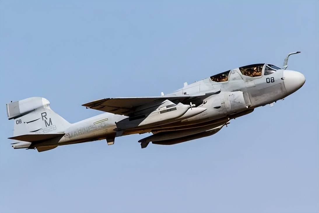 近日曝光!中国用一辆吉普车虚拟10万吨航母,南海戏耍美军侦察机