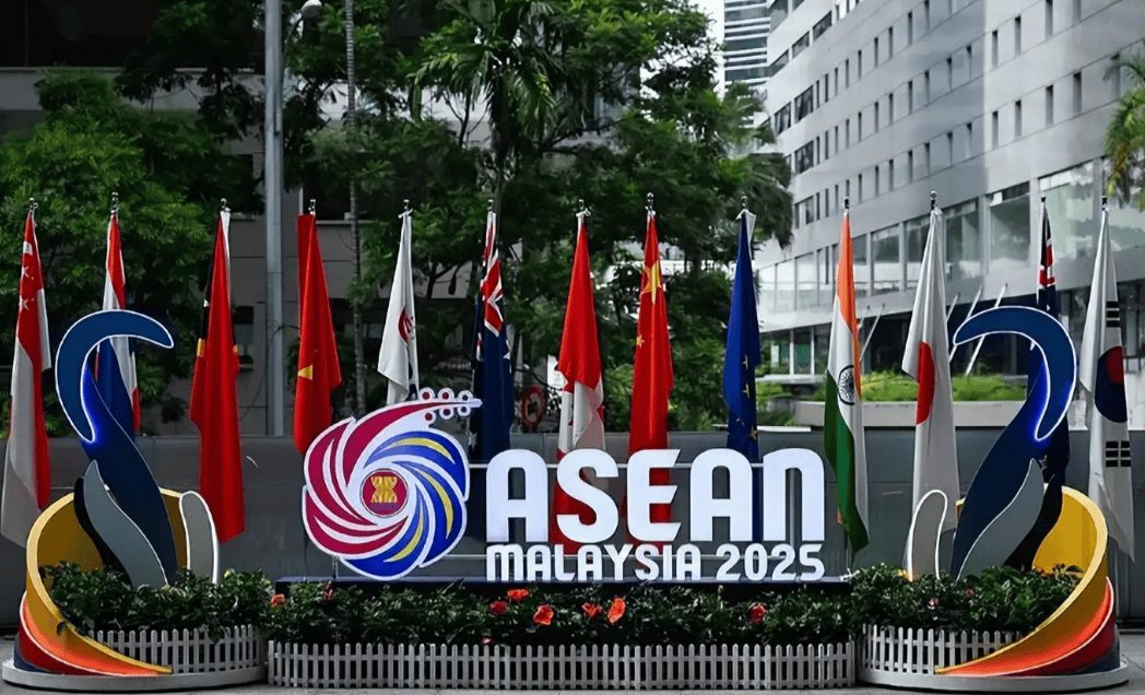 中国没白忙活，东盟传出两大好消息！菲律宾明年掌权也没资格说不