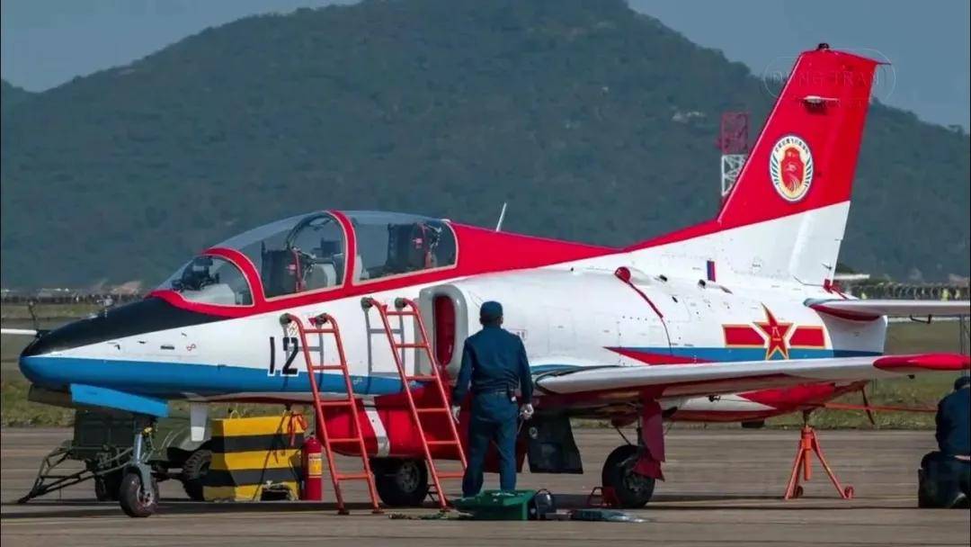 歼-35青春版?076专用舰载机?新机“超级小黄蜂”究竟是干嘛的?