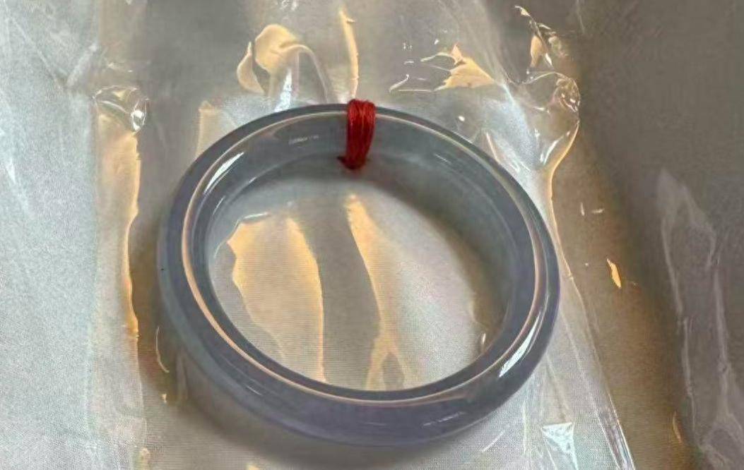 女子通过顺丰寄出7万元翡翠手镯,顾客却收到空包裹,警方已立案