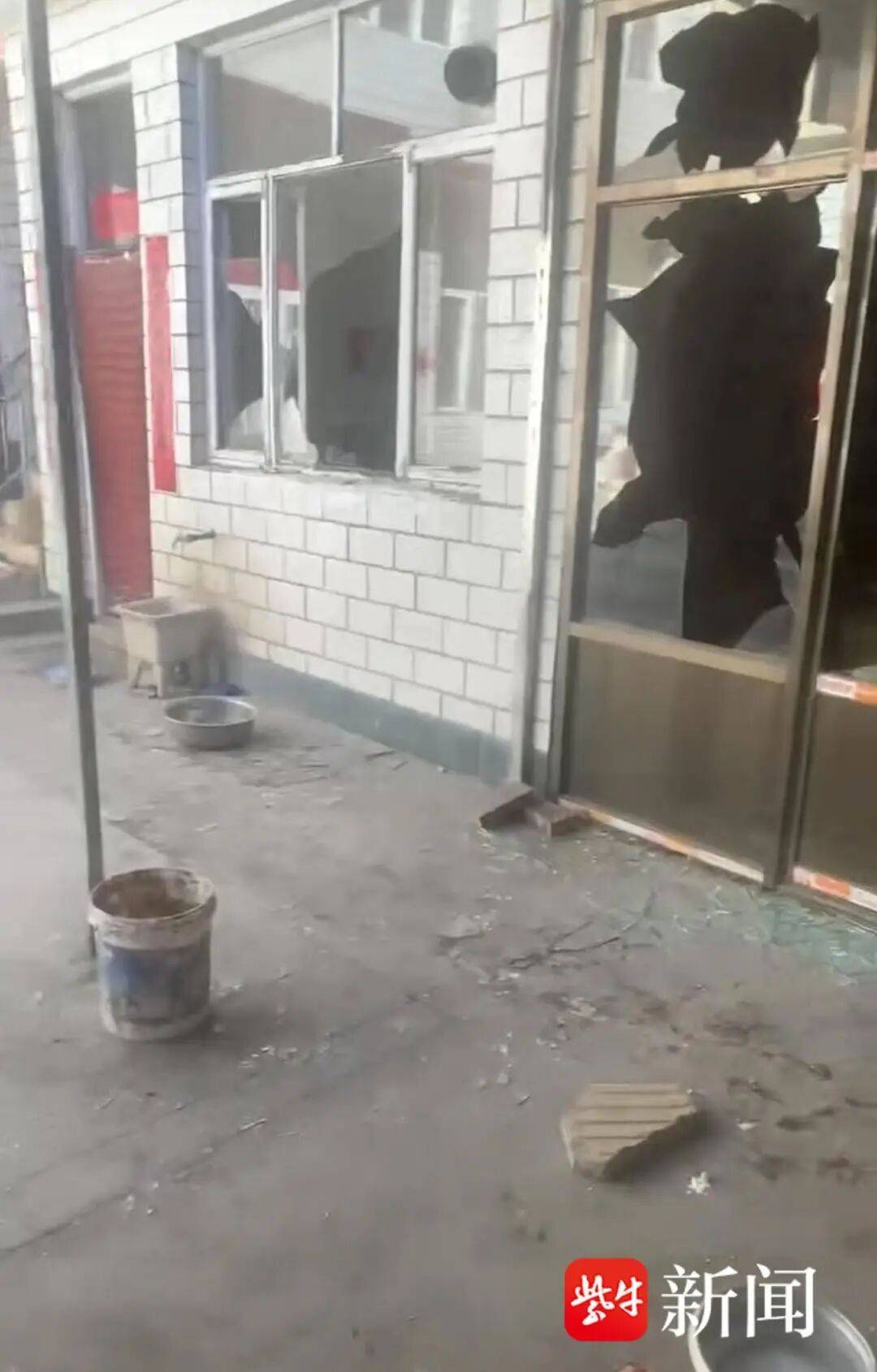 山西长治“狗咬人被摔死,狗主人上门理论被反杀”案今日开庭,被告人家属:对方先动手,父亲系正当防卫,律师将做无罪辩护