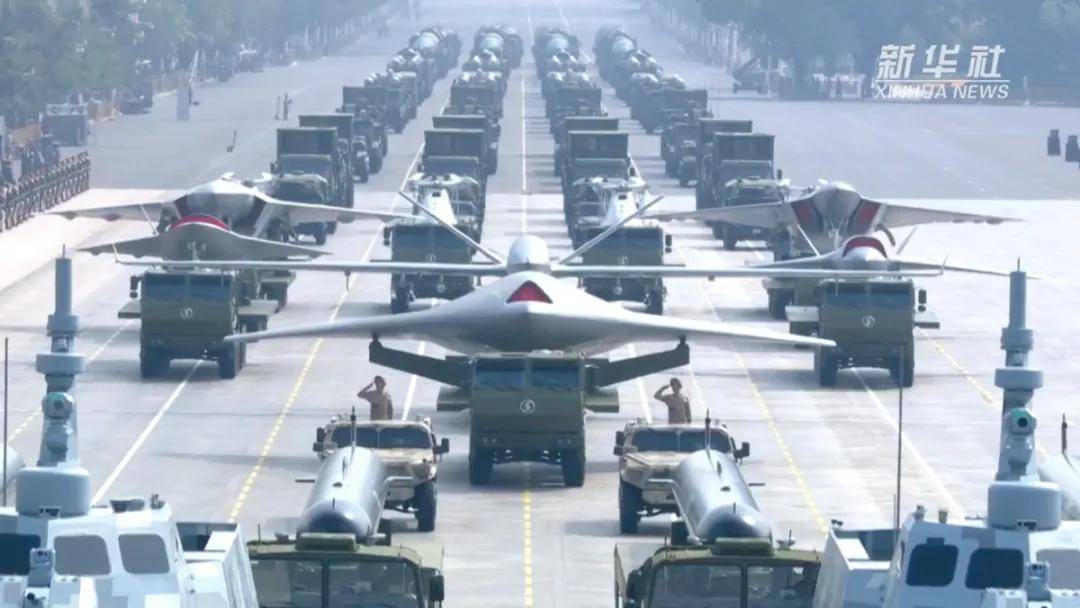 代号“玄龙”!攻击-11官宣服役,与歼-20、歼-16编队飞行