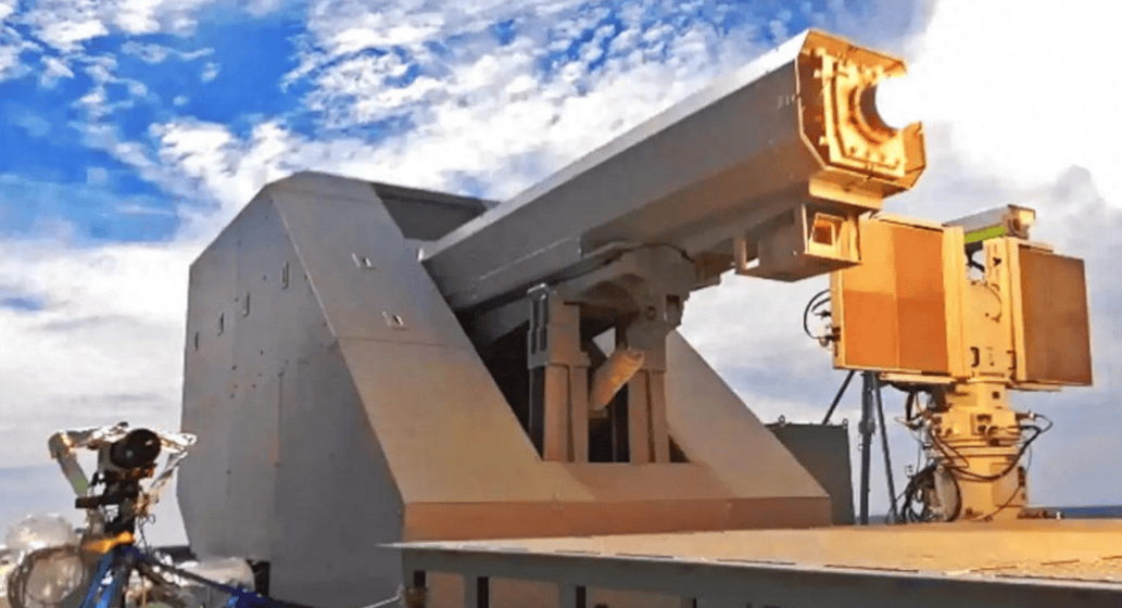 中日军方隔空对阵,日本电磁炮上场,解放军落弹区扩大,美军看清形式赶紧溜了