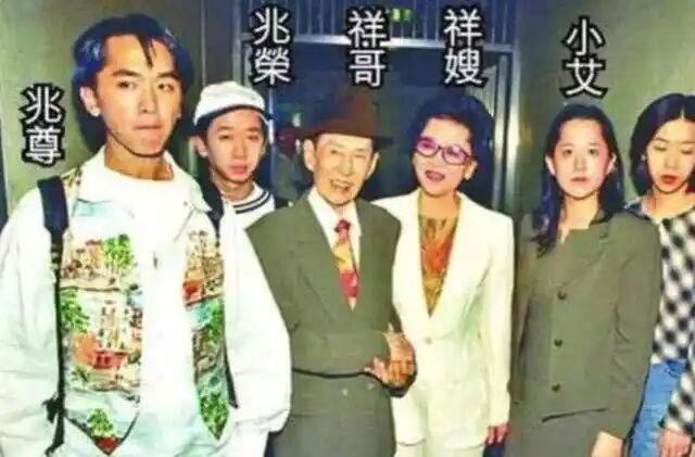 考古|港圈富二代曝被百名女星投怀送抱？交往3个女友雨露均沾，他是现代韦小宝