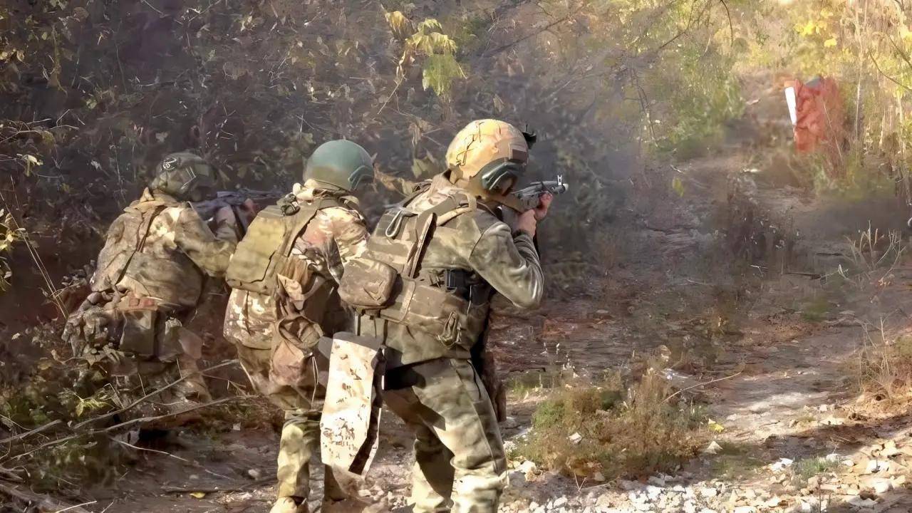 乌克兰败局已定?前线大崩溃,乌军精锐警告:新兵练两天就上战场