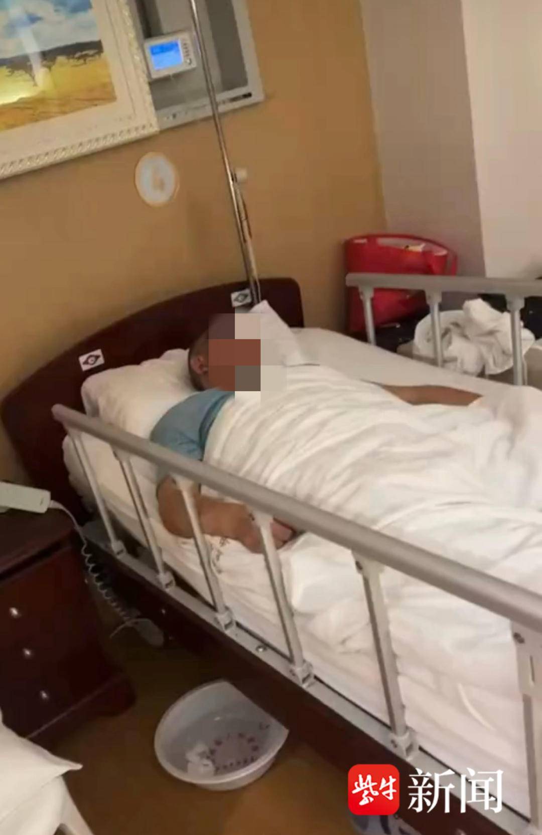 紫牛头条|男子取款170万在银行门口遭抢劫致重伤,当事人认为银行保安未帮忙应担责