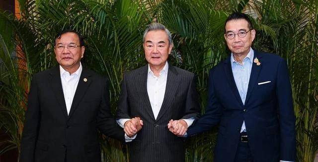 泰国缴获柬埔寨中式武器后,找中国使馆兴师问罪,我方有言在先!