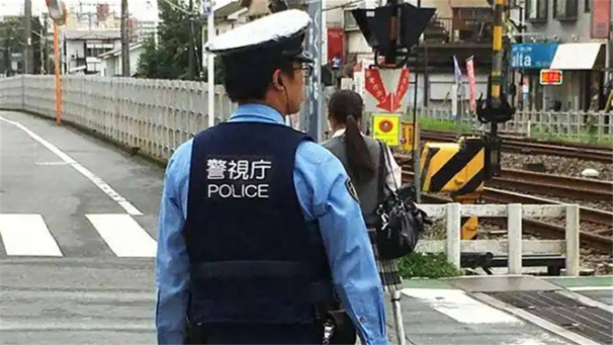 日本挑衅升级,当街对在日华人动手,旅日中国居民遭威胁,大使馆连发两道紧急预警