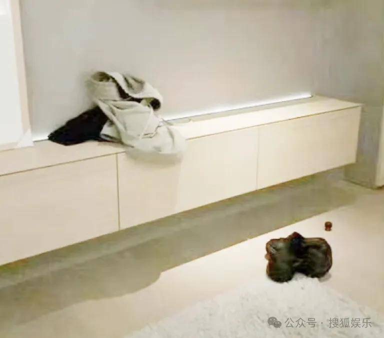 刚开年又曝一对相差15岁的恋情？他这一周两段绯闻真是连环暴击啊！