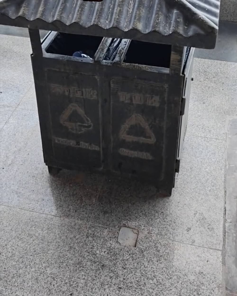 山西鹳雀楼景区被曝同一个垃圾箱垃圾分类标志胡乱标注,景区:立即开展专项整改